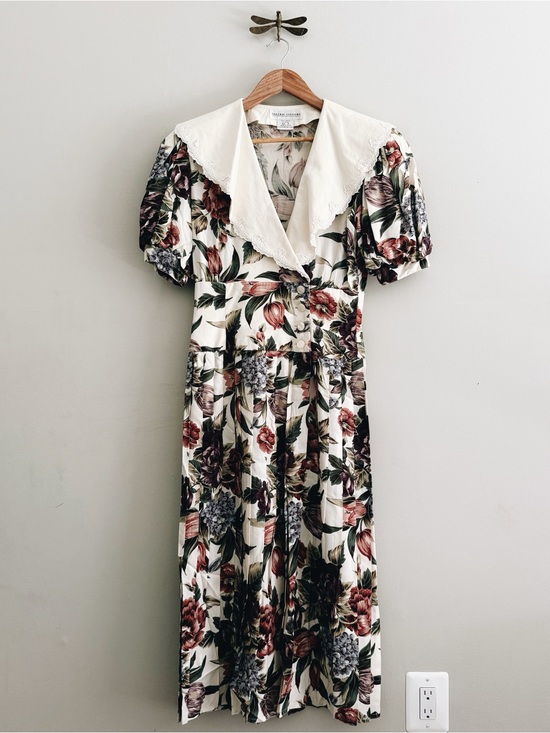 Vintage Dresses & Skirts - Vintage Floral V-Neck Cottagecore Midi Dress with Lace Collar
